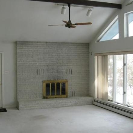 Family Room Before | Sovereign Construction Services